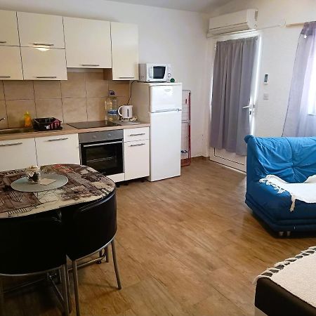ויר Apartments Babic 50 Meters From The Beach מראה חיצוני תמונה