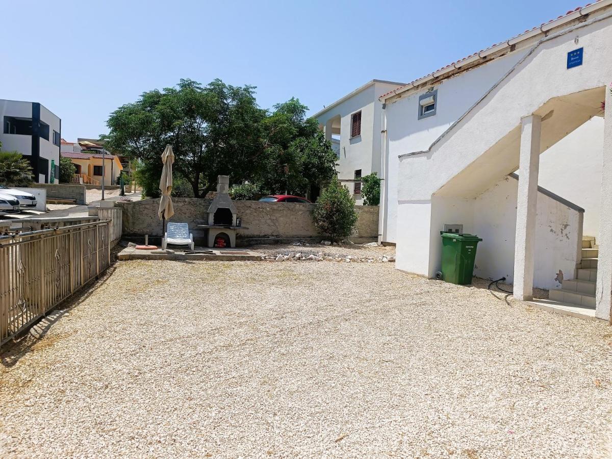 ויר Apartments Babic 50 Meters From The Beach מראה חיצוני תמונה