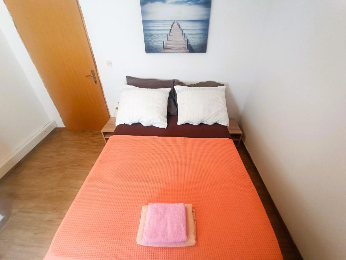 ויר Apartments Babic 50 Meters From The Beach מראה חיצוני תמונה