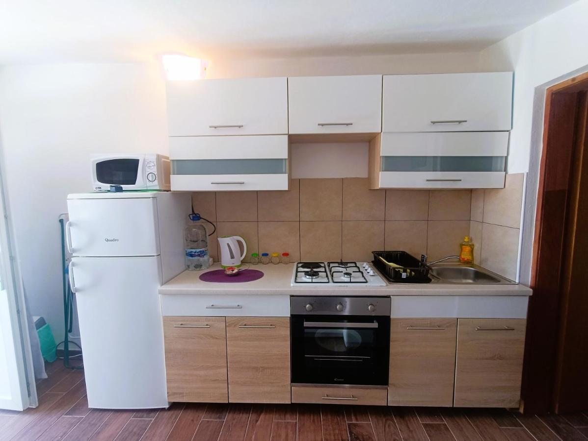 ויר Apartments Babic 50 Meters From The Beach מראה חיצוני תמונה