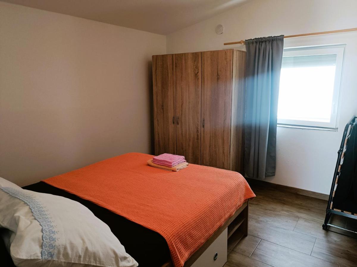 ויר Apartments Babic 50 Meters From The Beach מראה חיצוני תמונה