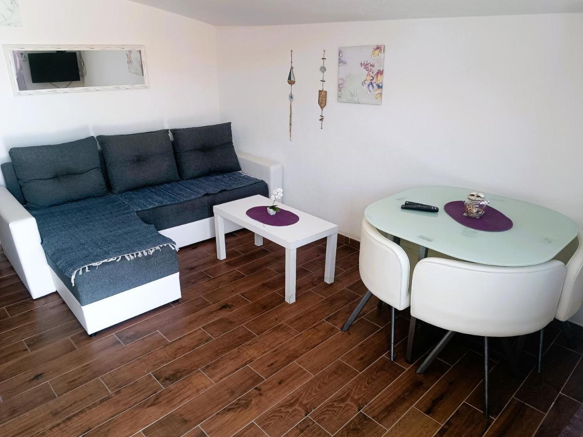 ויר Apartments Babic 50 Meters From The Beach מראה חיצוני תמונה